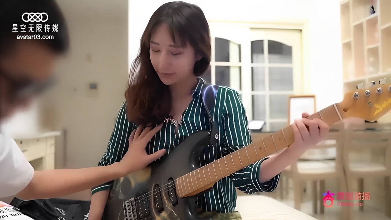 Tutornya mengajar piano dan juga melakukan hubungan seks dengan siswa tunanetra